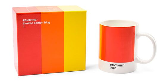 Pantone Pride krus med hank