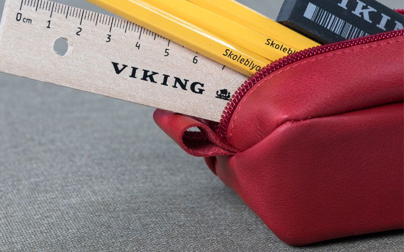 Viking klassik boks penalhus i rød glat læder